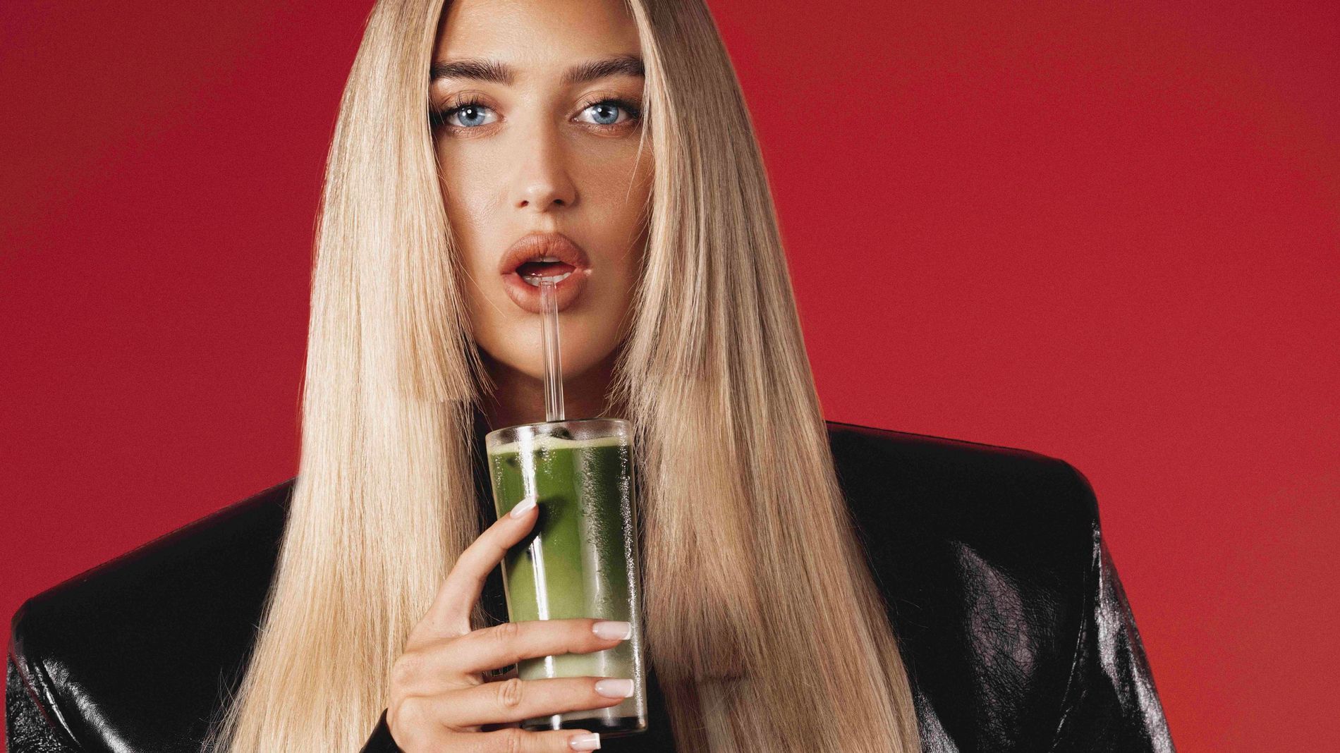 Emili Sindlev with a glass of matcha