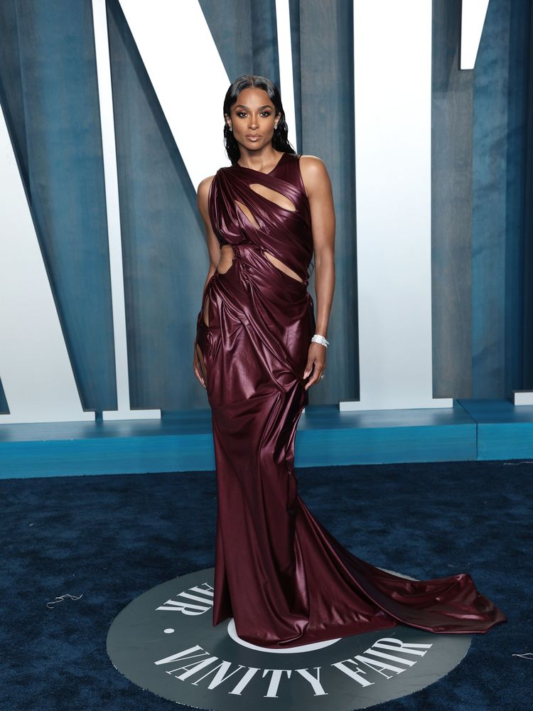 Oscars 2022: Best looks from the Vanity Fair after party - Vogue ...