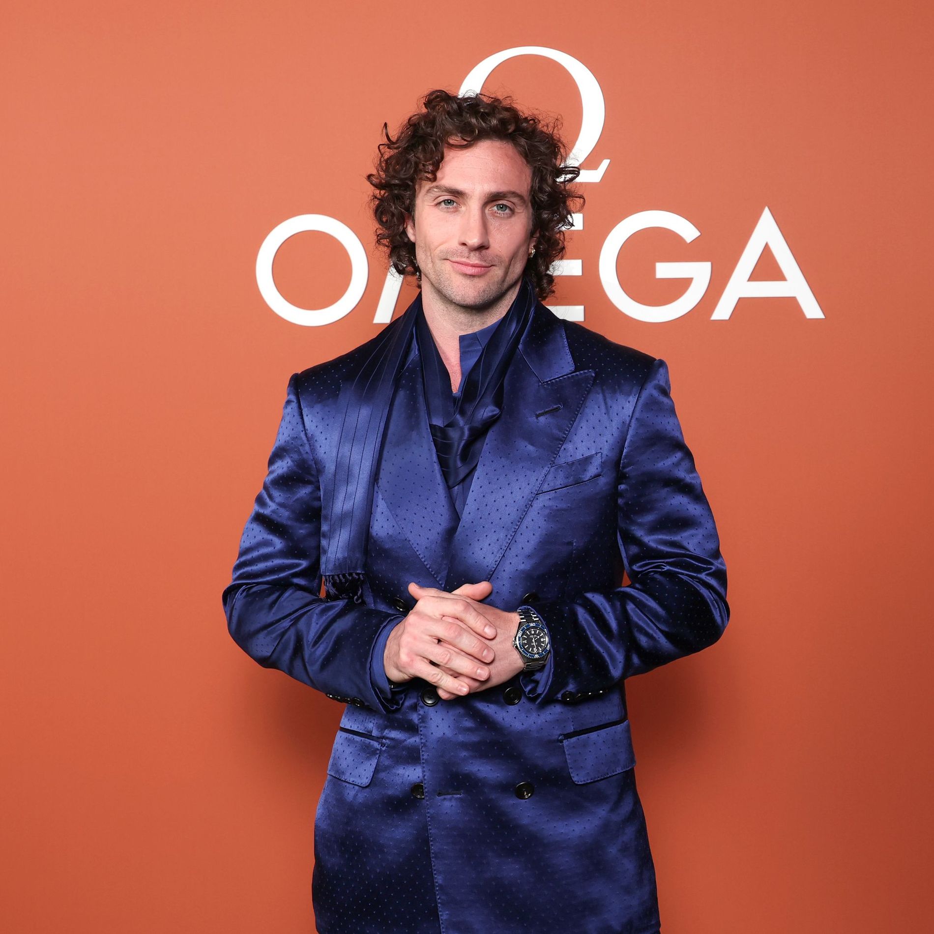 OMEGA Aaron-Taylor Johnson 