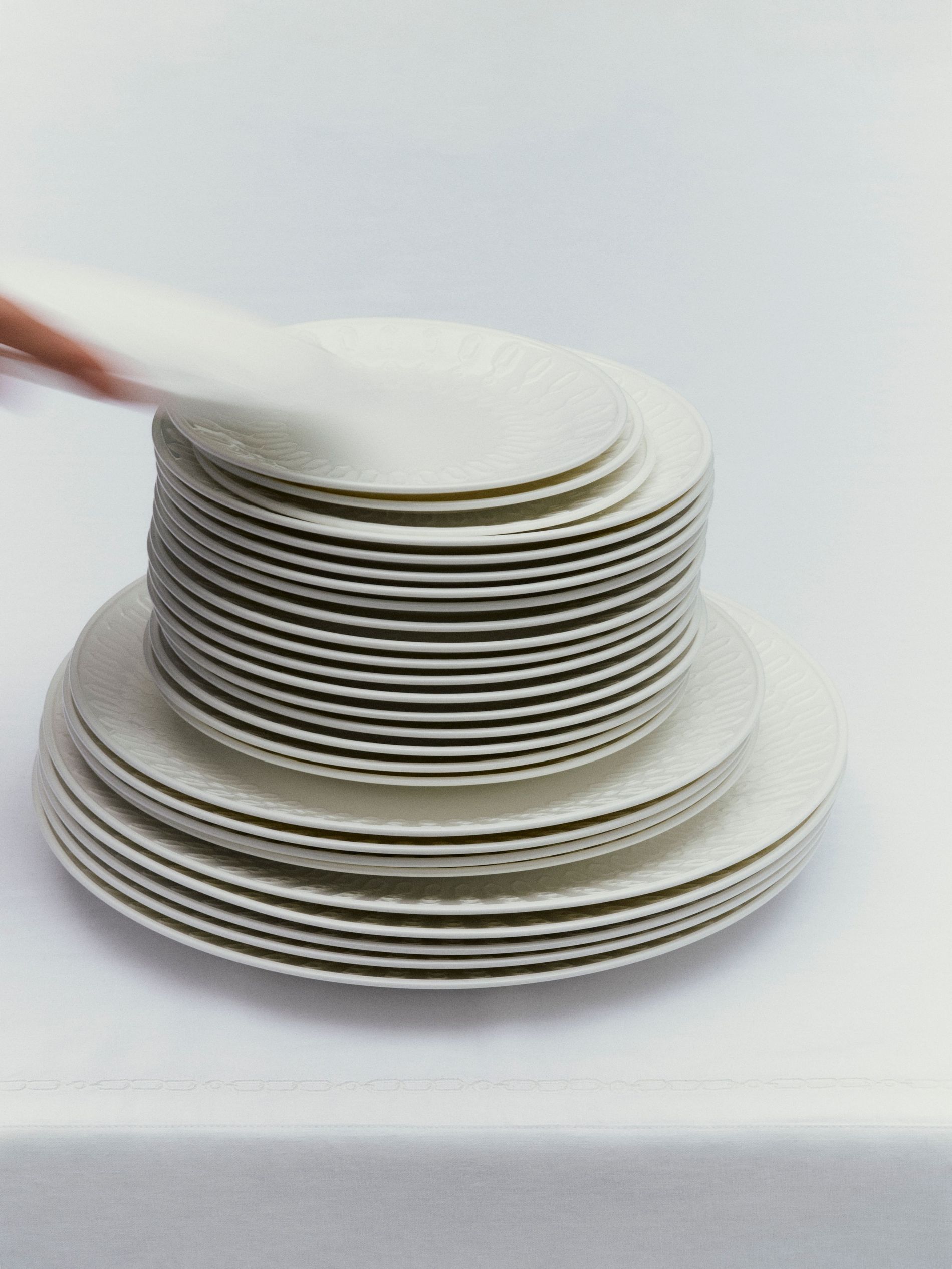 Plates from the Westwing and Victoria Beckham collection