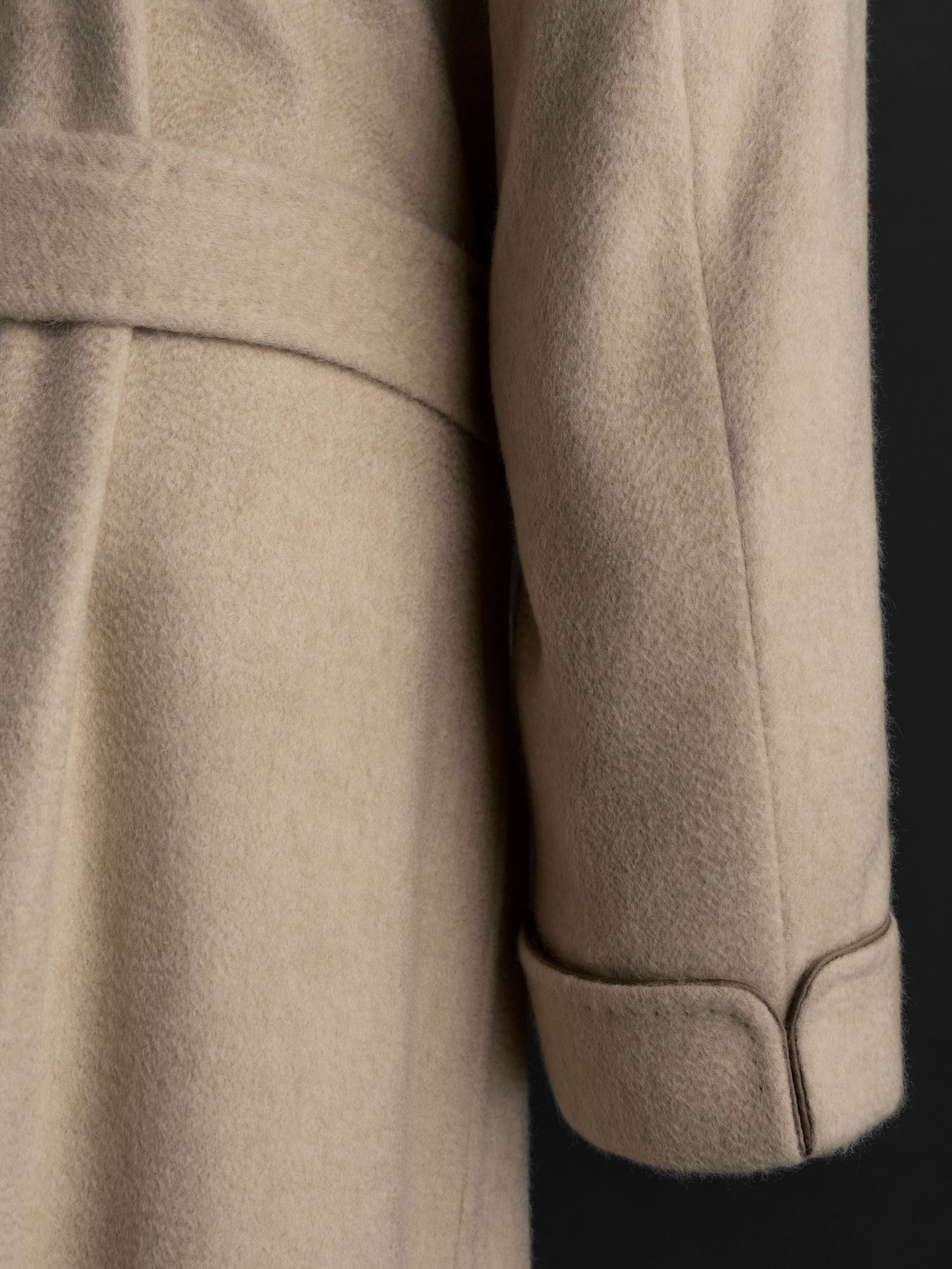 A detail form the house robe by Benon 