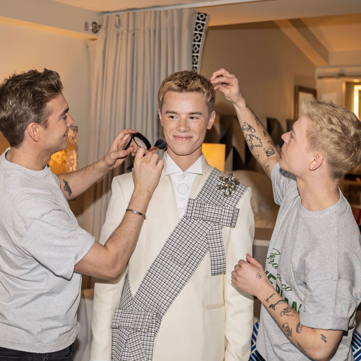 A detailed look at Edvin Ryding's red carpet look for the Oscars 2025