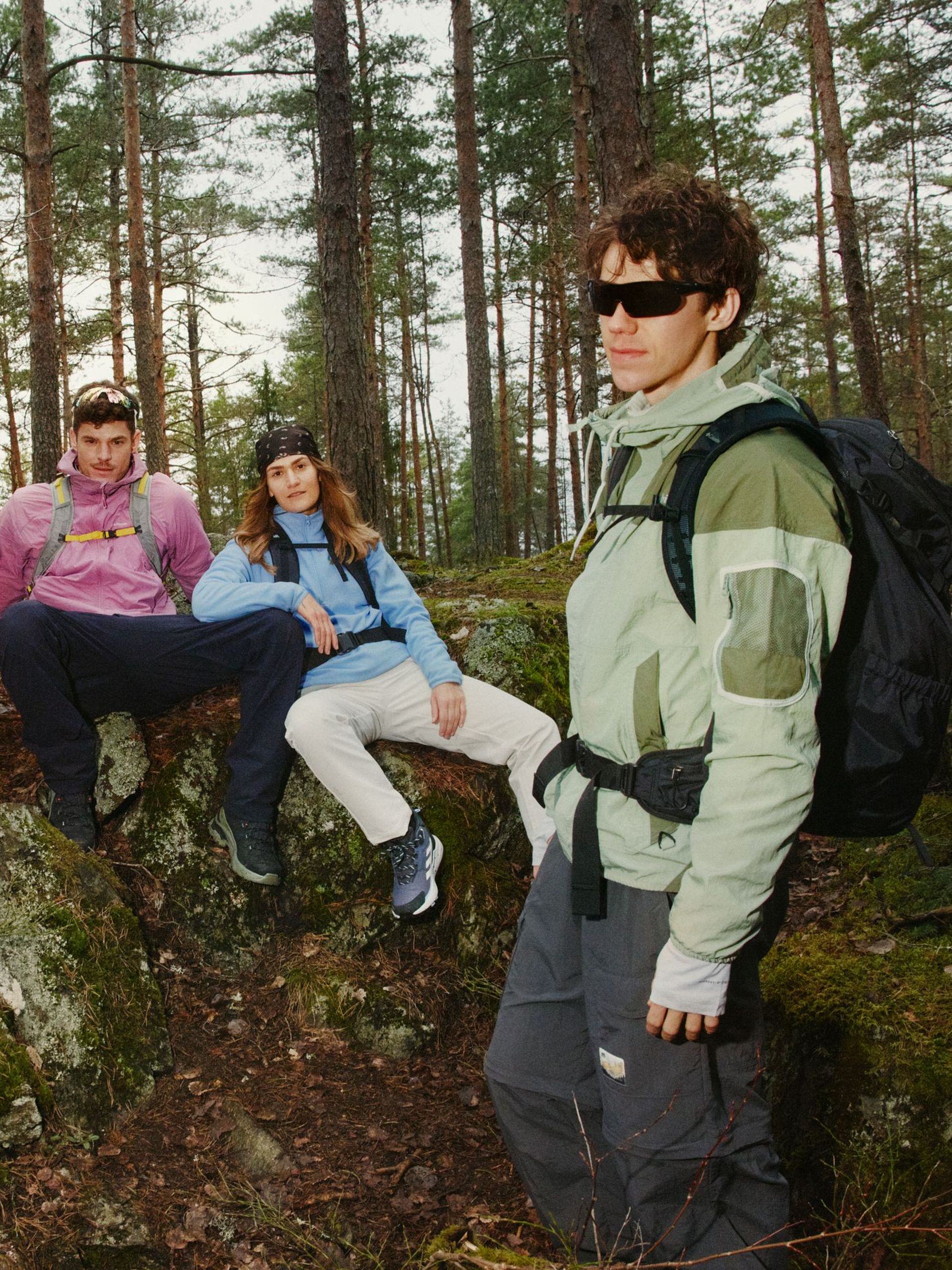 The stars of Zalando's campaign in a forest in hiking gear