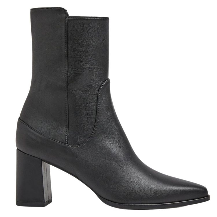 The best black ankle boots to base your autumn wardrobe on - Vogue ...