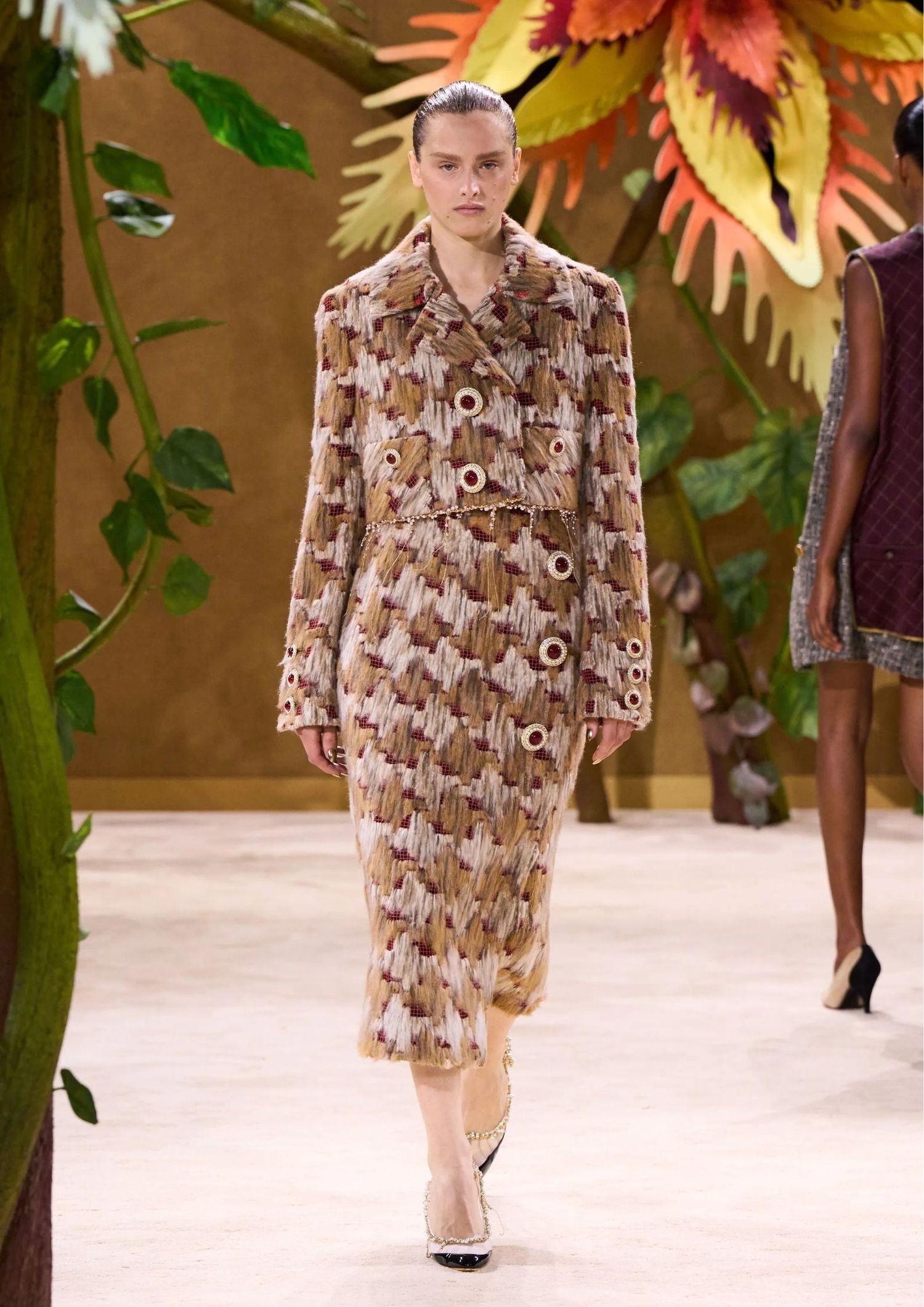 Textured set consisting of a cropped blazer and long skirt