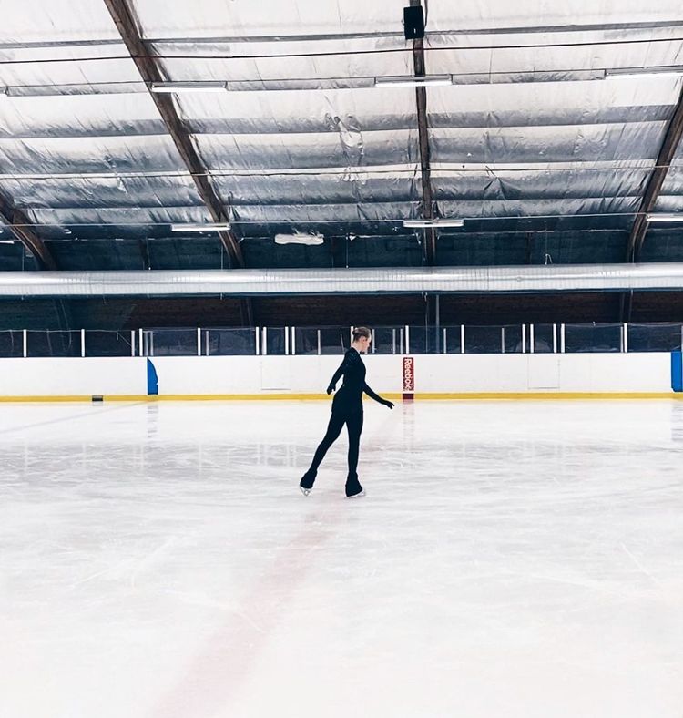 Anita Östlund ice skating