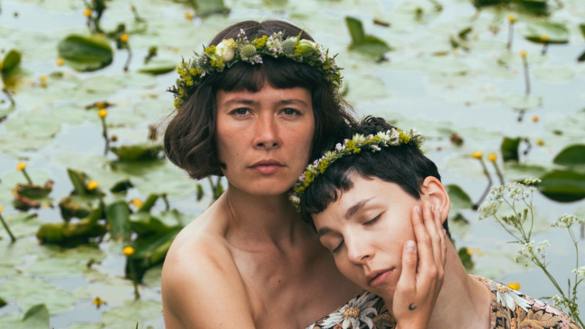 How to master Midsummer flower crowns, according to the experts Vogue