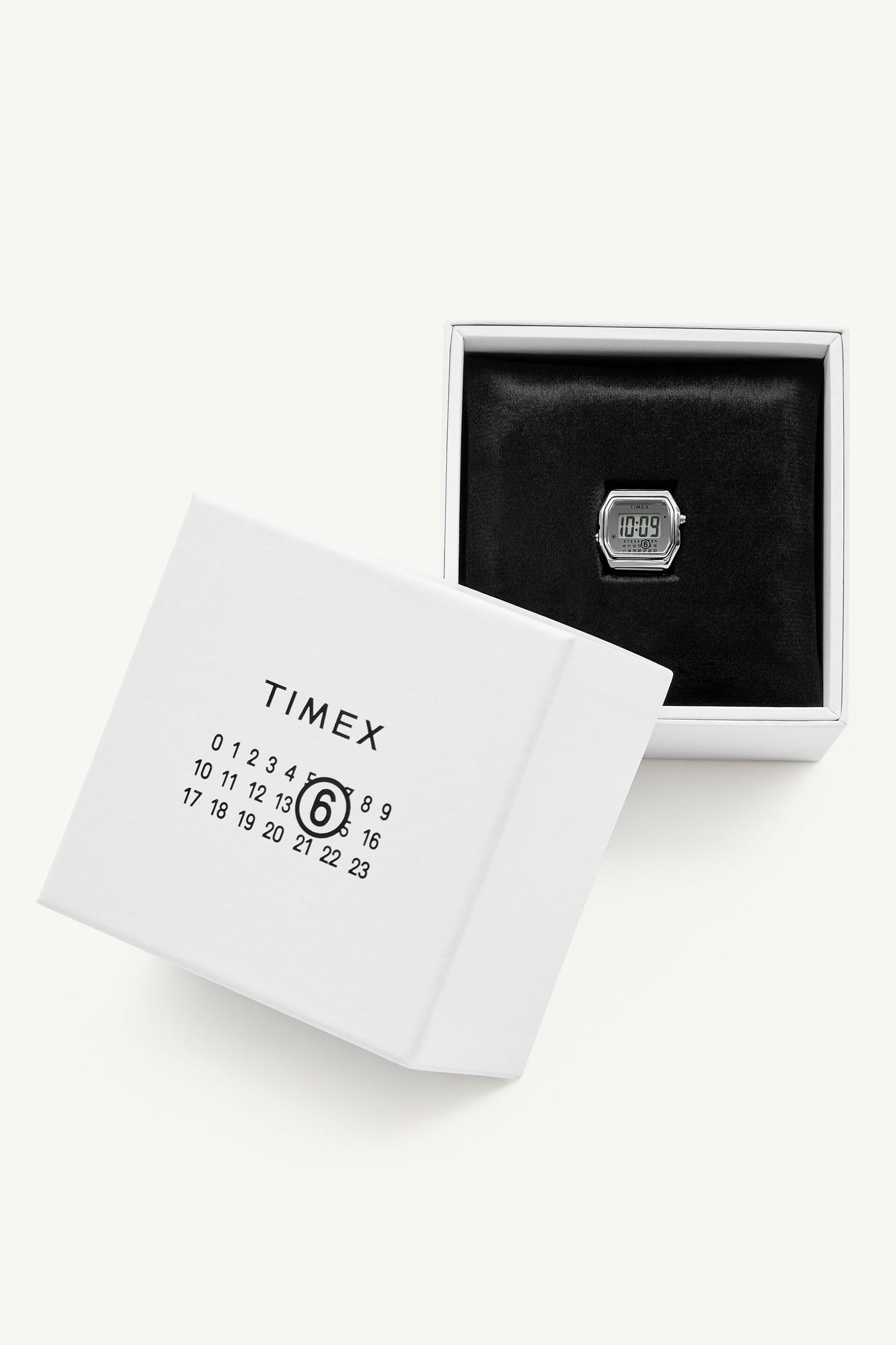 MM_6_JEWELLERY_S33_YW_0003_M10