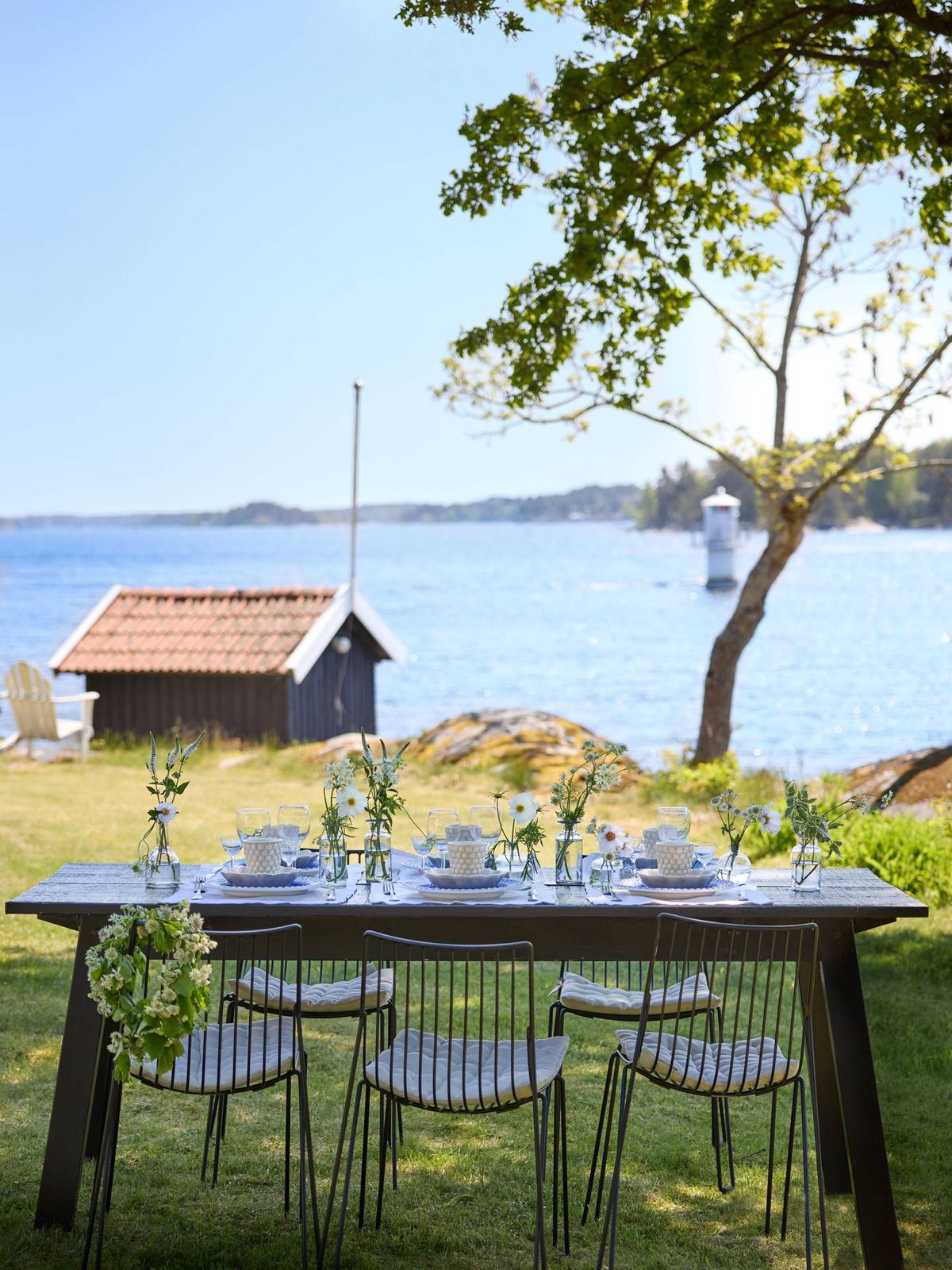 Midsummer tablescape