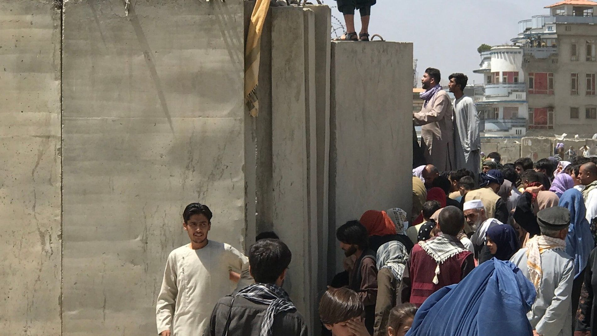 Afghanistan: people trying to flee the capital of Kabul