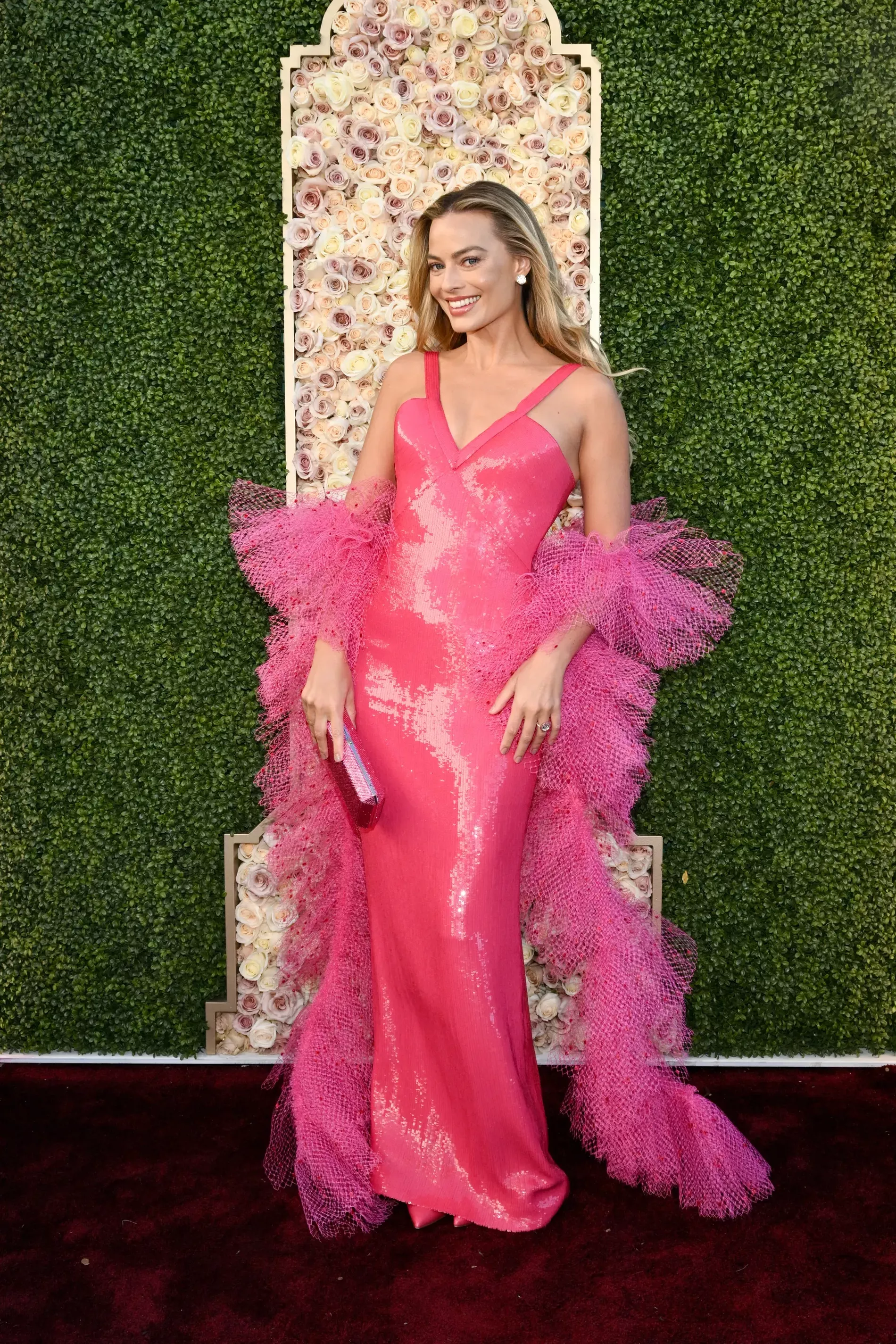 Margot Robbie in Giorgio Armani