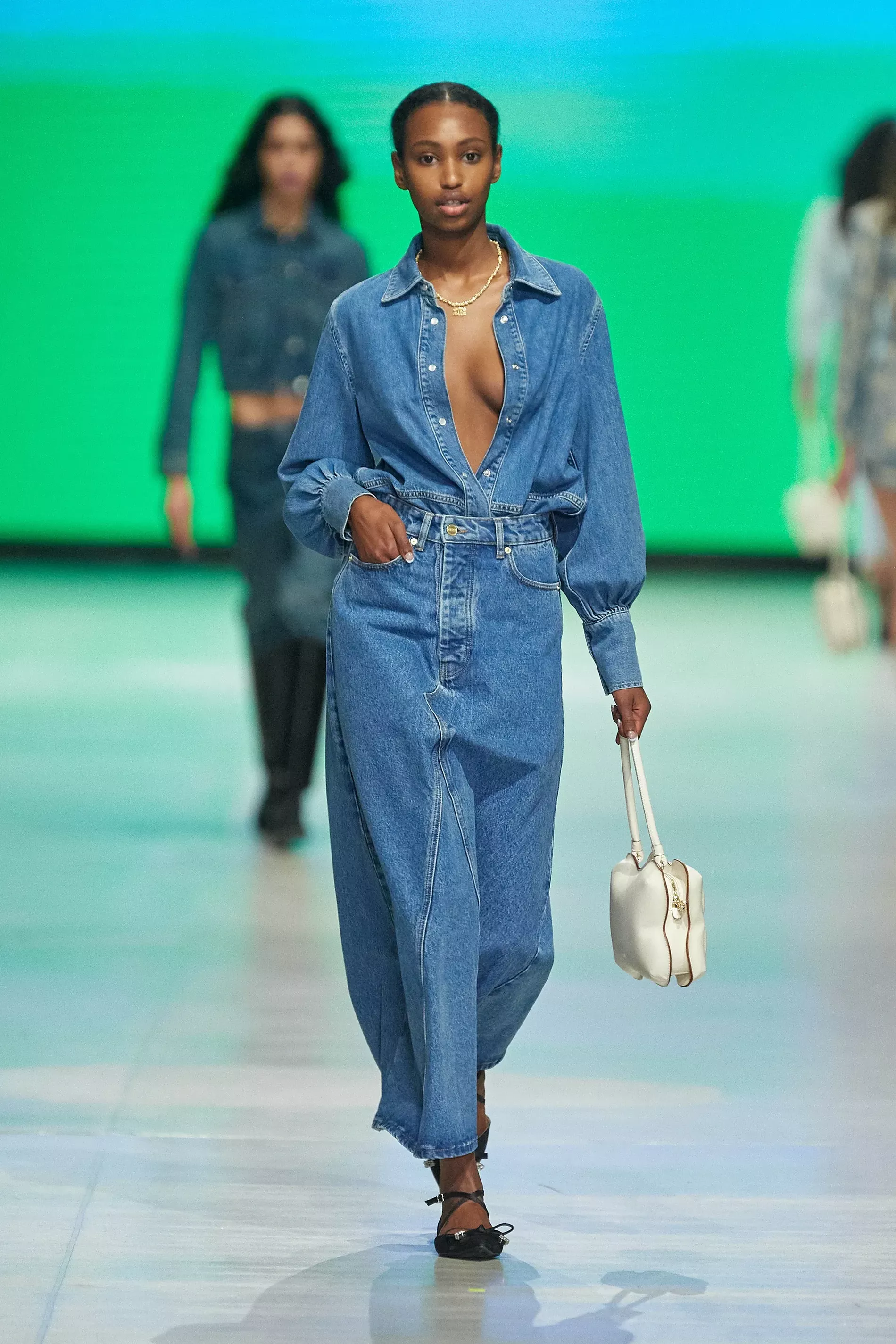 The Return of the Long Denim Skirt Has Been Confirmed at New York Fashion  Week - Fashionista