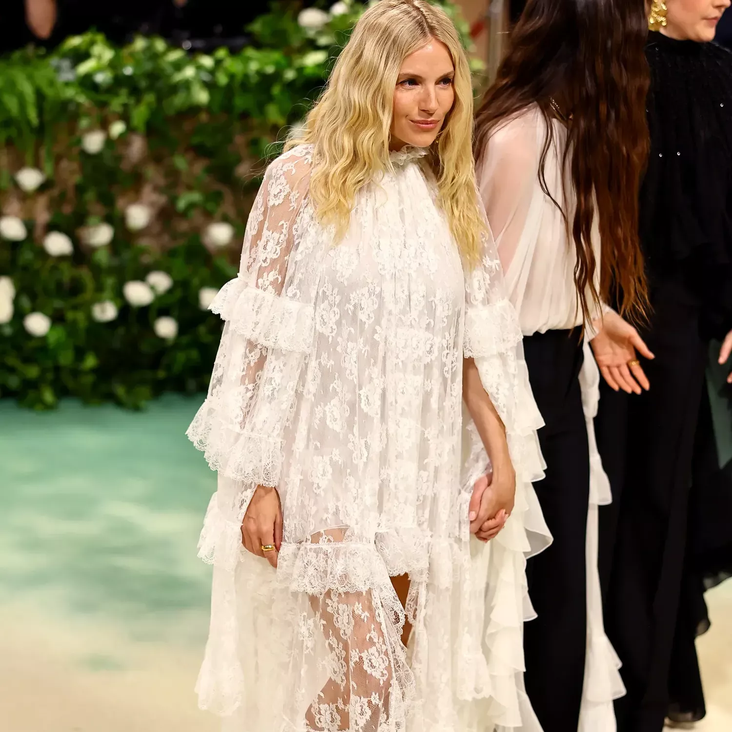 Sienna Miller in Chloé