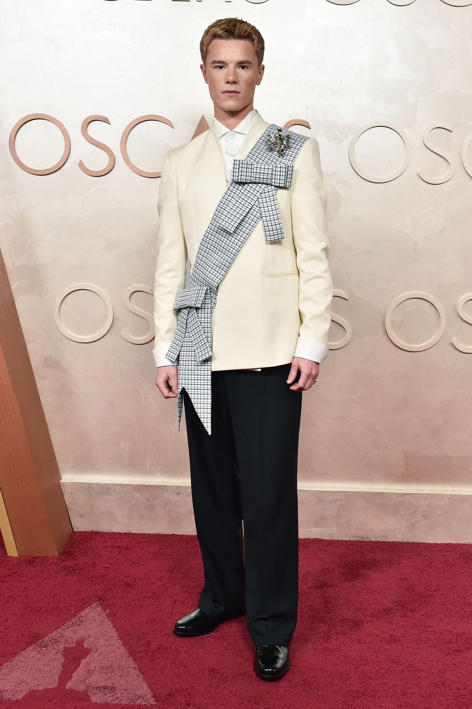 A detailed look at Edvin Ryding's red carpet look for the Oscars 2025