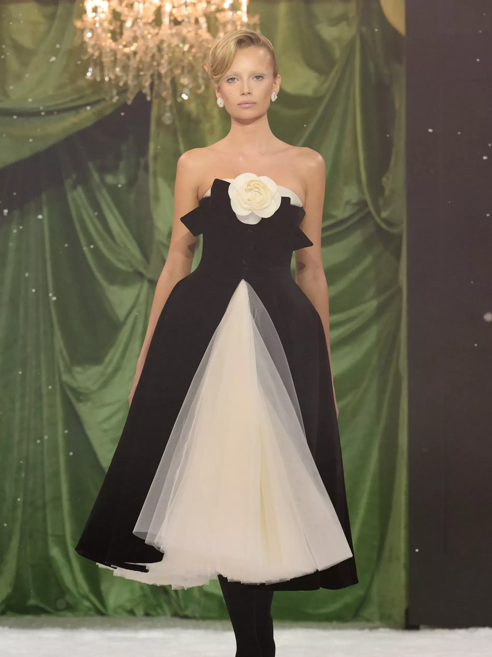 Emma Ellingsen at Richard Quinn autumn ´25