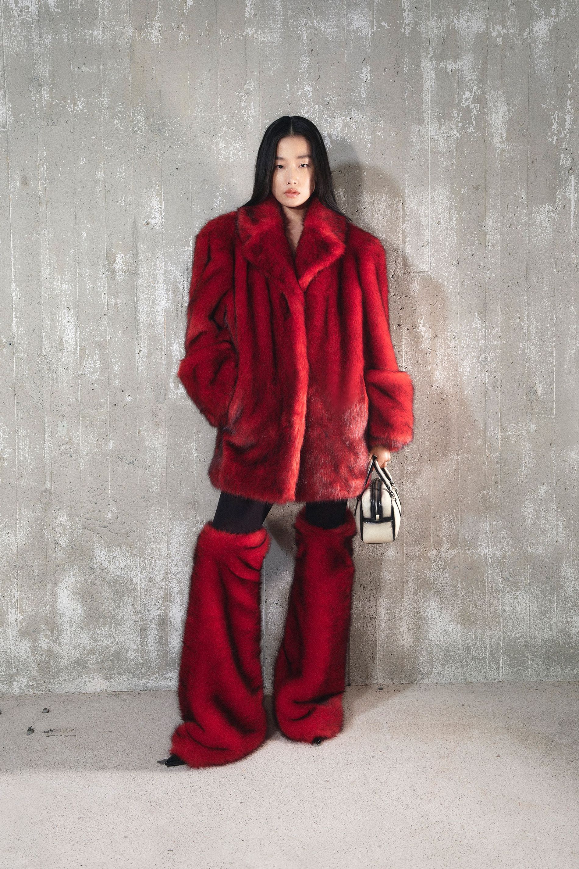 ジャケット・アウター acka 2024 Christmas box volume fur coat Alexa Chung just made us want a faux fur coat for Christmas