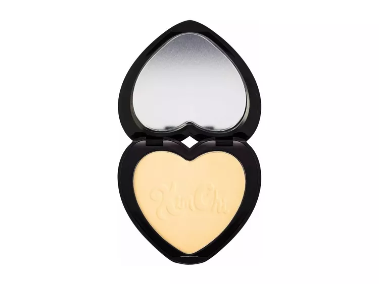 Best banana setting powder - KimChi Chic - On a white background 