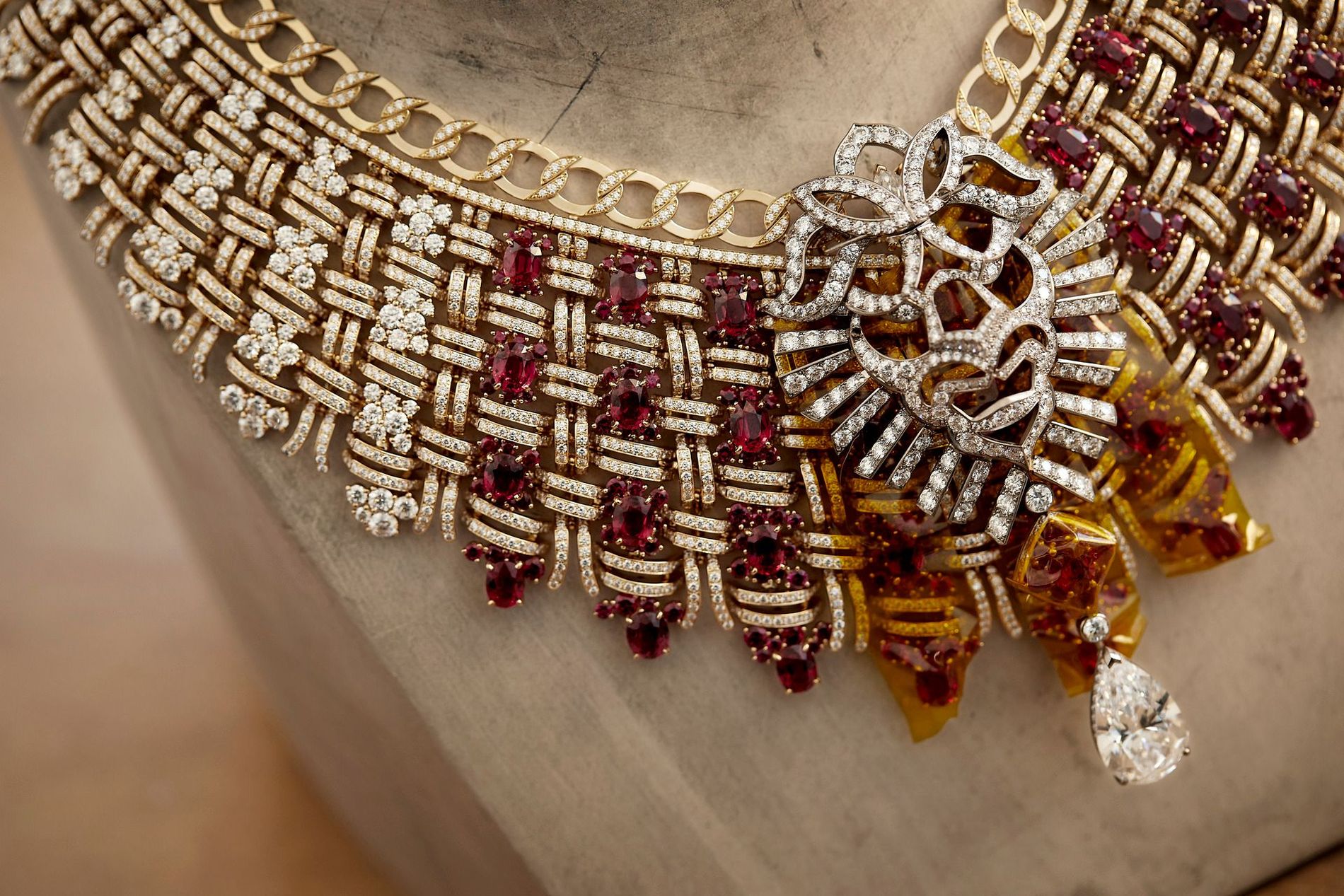 CHANEL Tweed Royal Necklace