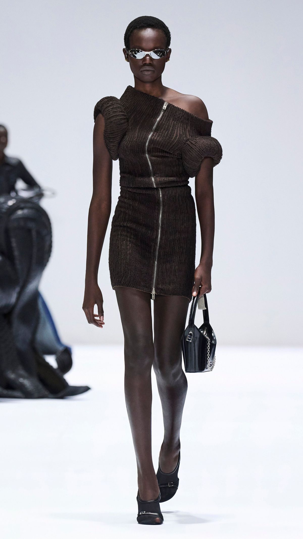 Acne_Studios_FW_24_Runway_17_0