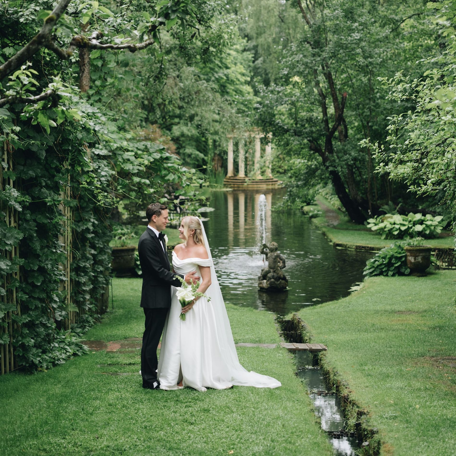 Sunniva Eikrem Finnøy and Vidar Giske Henriksen's wedding at Edvard Munch's former estate: Havlystparken