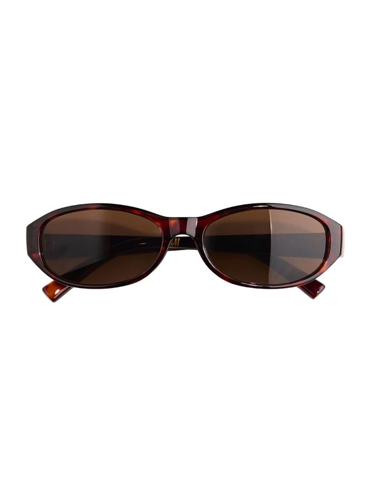 The best oval sunglasses by H&M 2026 on white background 