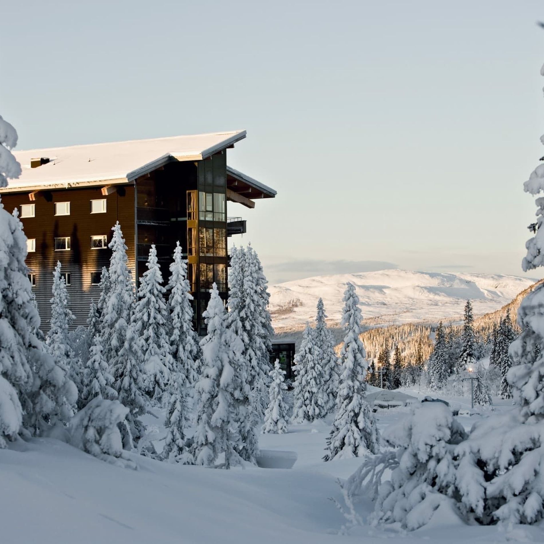 The magnificent exterior of the Copperhill Mountain Lodge hotel  