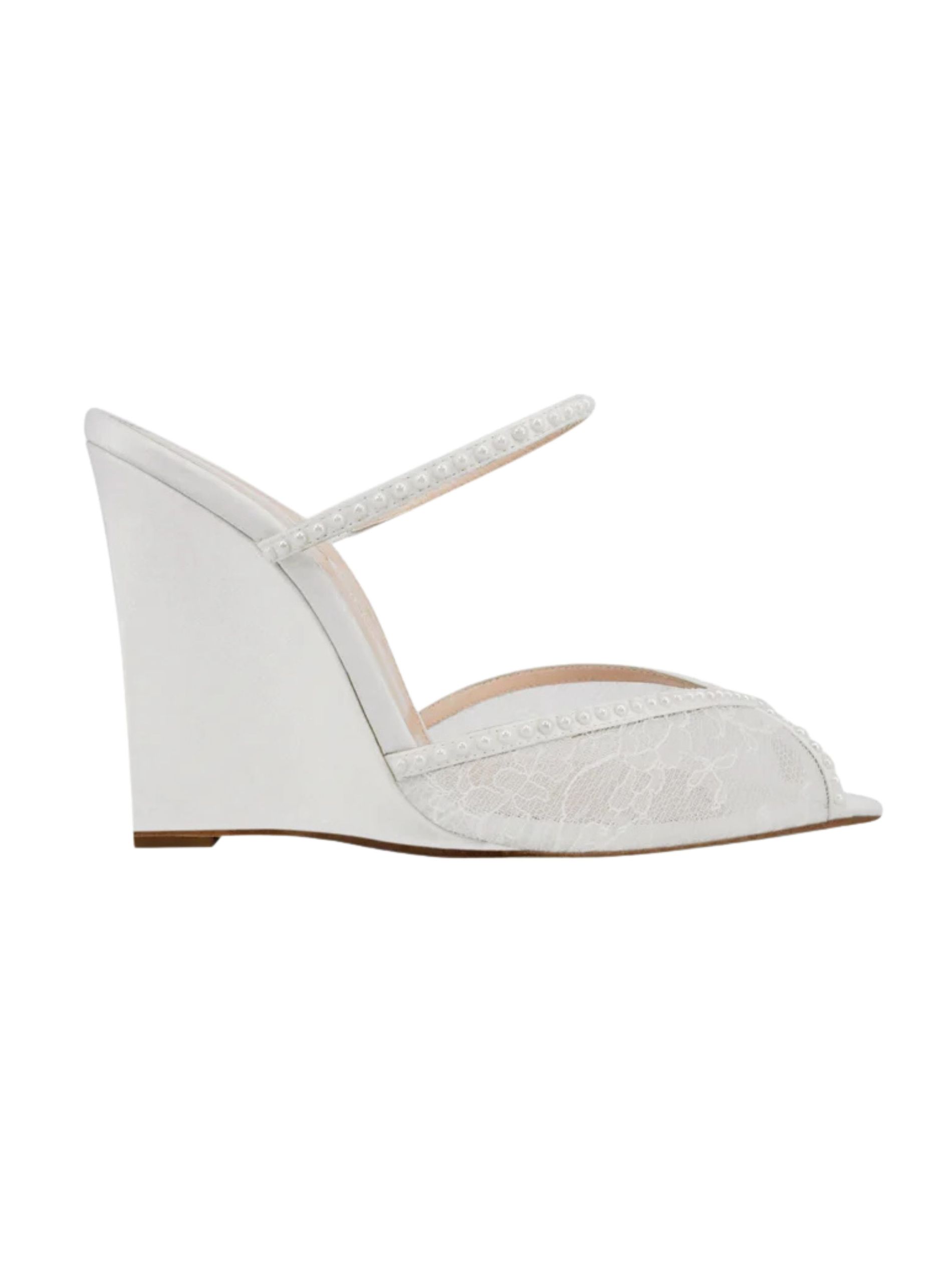 The best white lace wedge - Andrea Wazen - On a white background