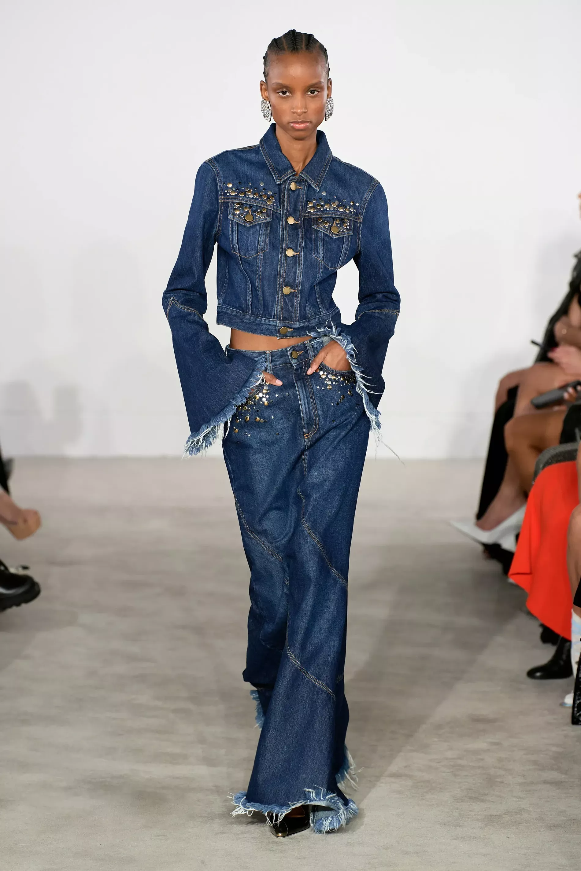 Floor-sweeping denim is key to elevating your wardrobe this season ...