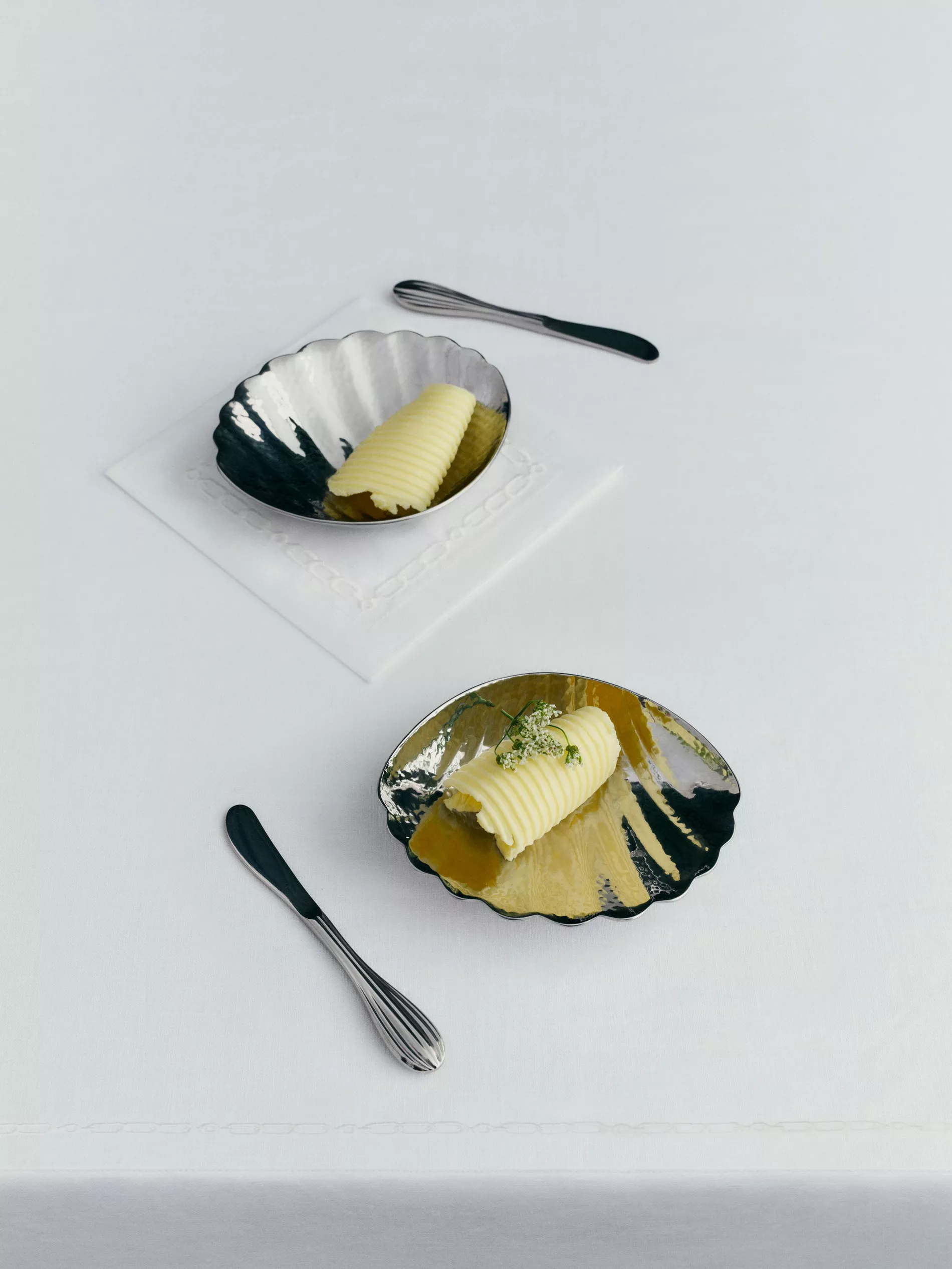 A butter dish from the Westwing and Victoria Beckham collection items