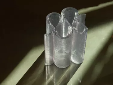 Éclair vase by Crème Atelier