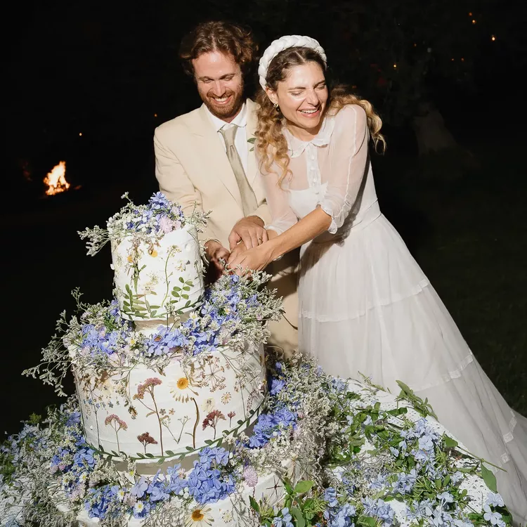 Over the top wedding cakes online