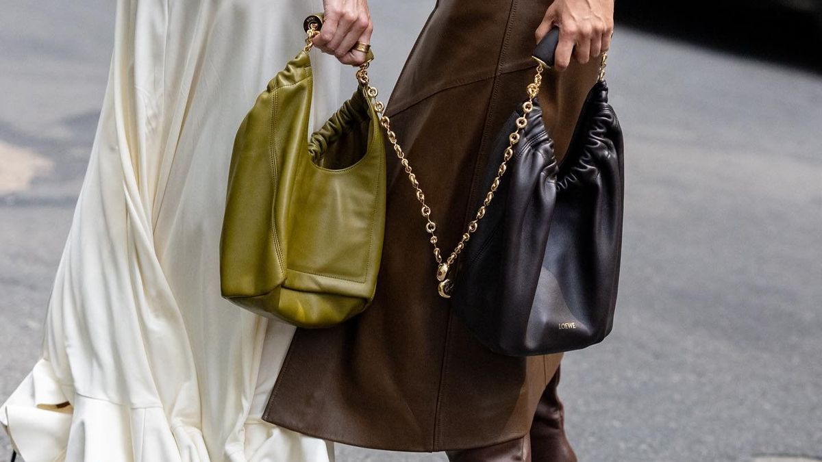 18 best everyday handbags to hold your essentials for 2024 Editors Picks Vogue Scandinavia Vogue Scandinavia