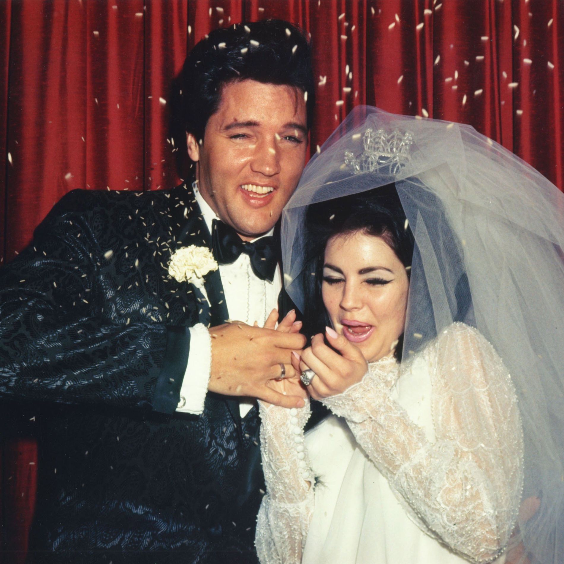 Elvis Presley and Priscilla Presley wedding photo