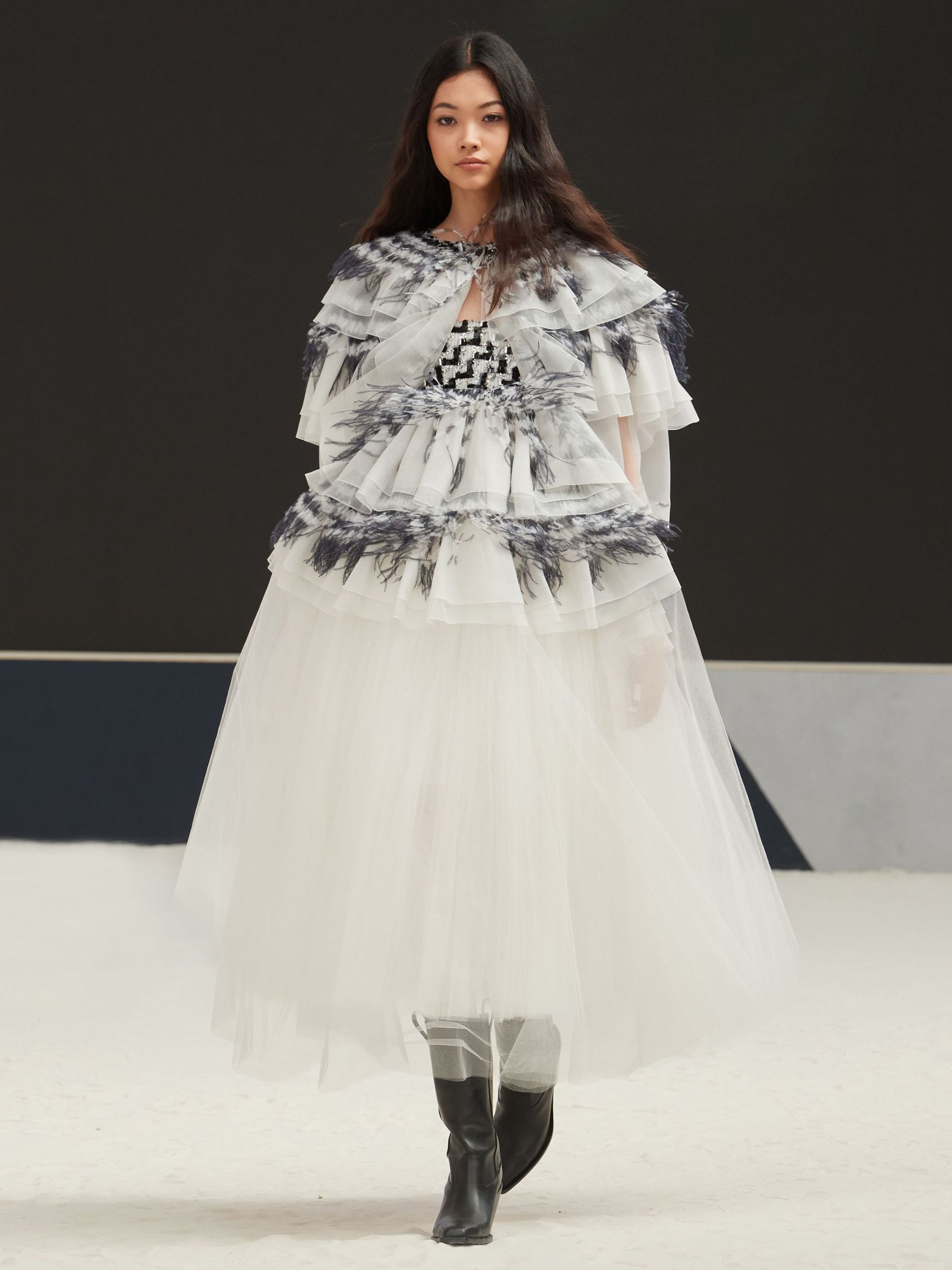 Chanel Haute Couture Fall Winter 2023-2024 - RUNWAY MAGAZINE ® Official