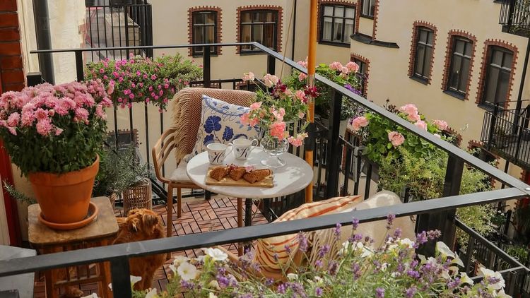 How to decorate your balcony this spring 2026