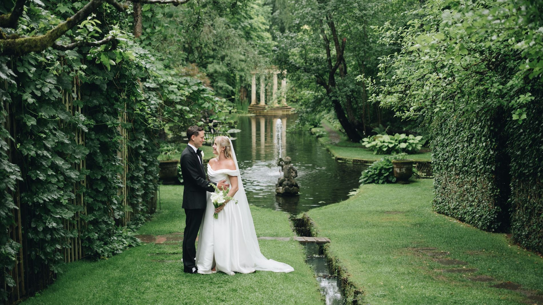Sunniva Eikrem Finnøy and Vidar Giske Henriksen's wedding at Edvard Munch's former estate: Havlystparken