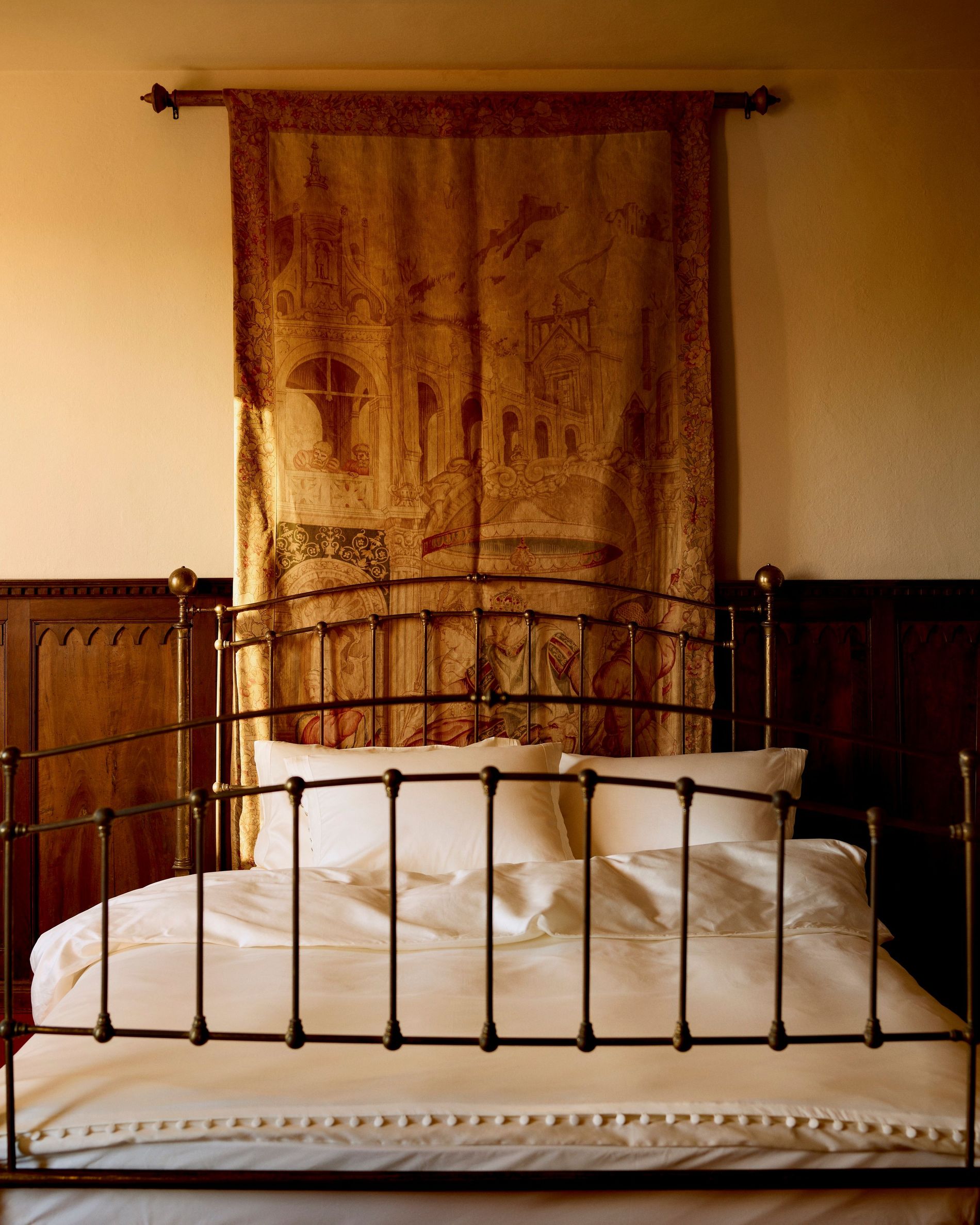 Benon sheets on a bed as part of the campaign for the launch of Benon Home