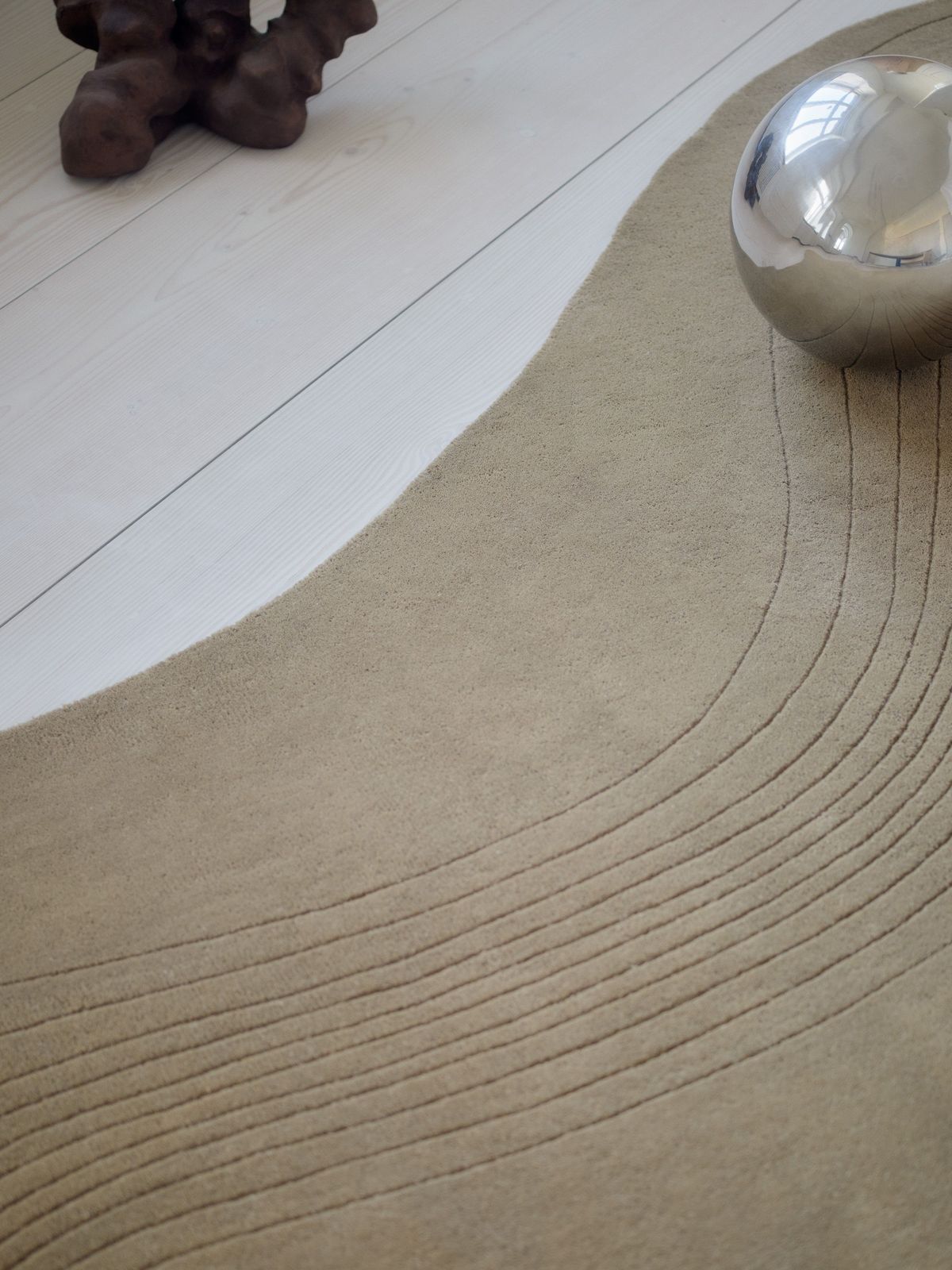 Linie Design’s latest collection brings organic, flowing forms into ...