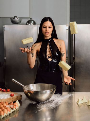 Fabrette A taste of Gabbriette: A peak into the It-girl's life on set - Vogue ...