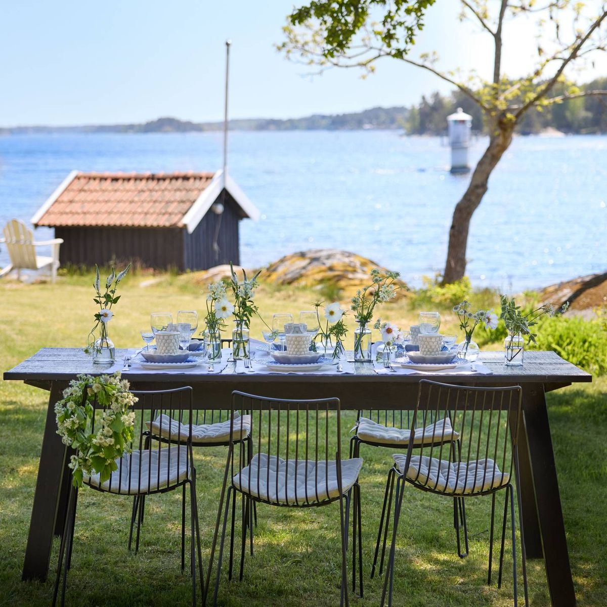 Midsummer tablescape