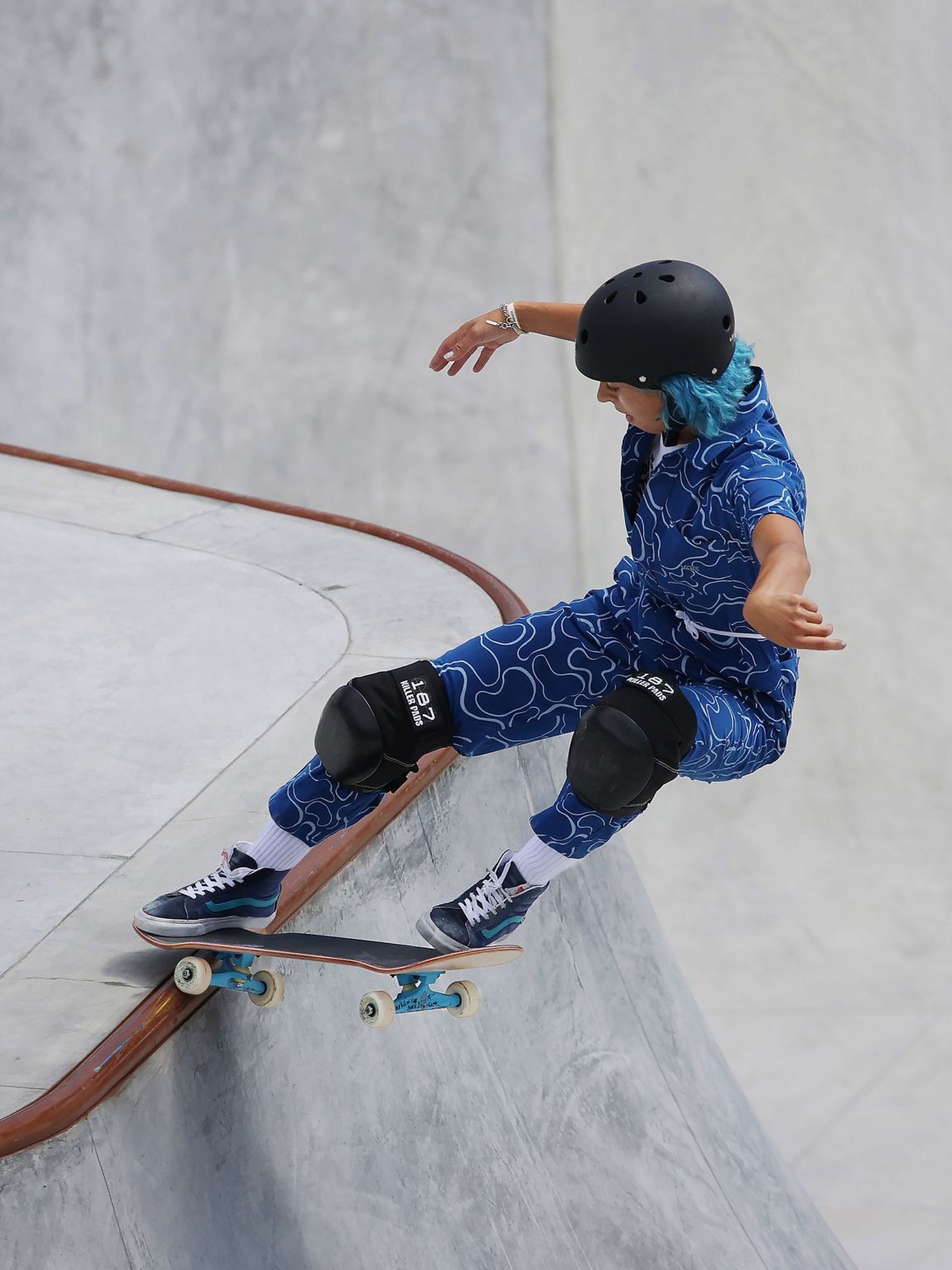 female skateboarder 