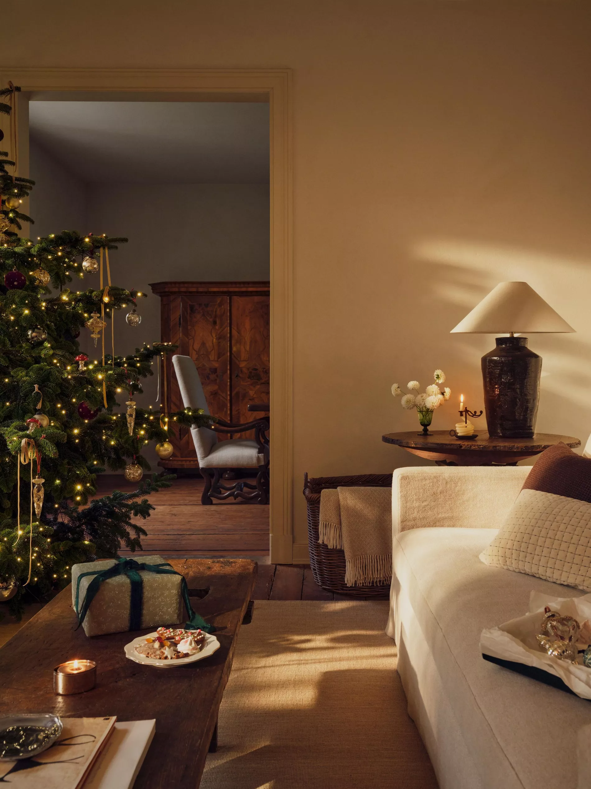 How to decorate your home for Christmas