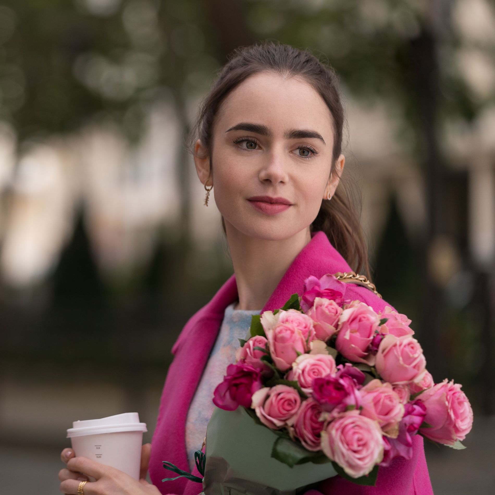 Lilly Collins roses pink 