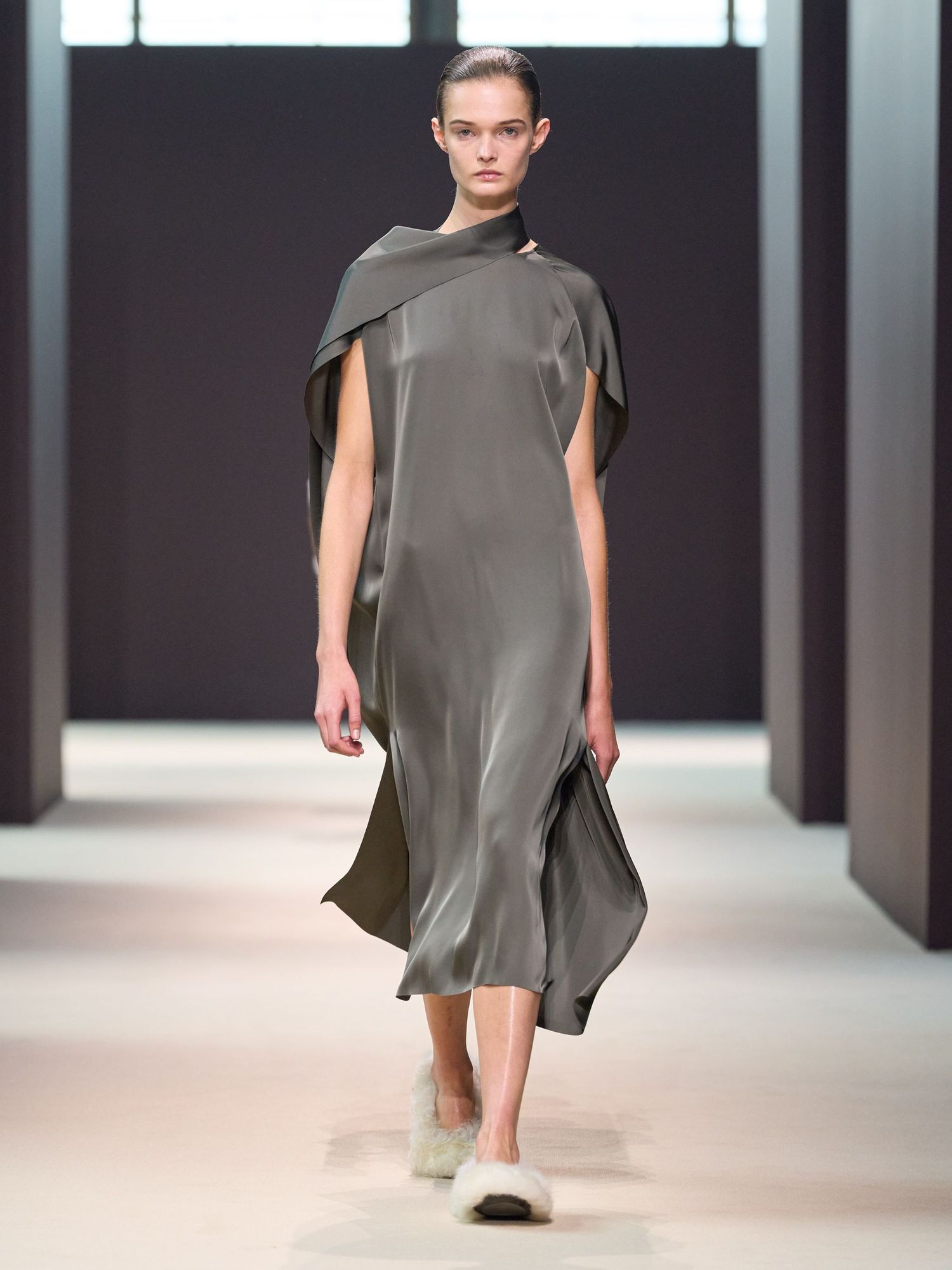 See all the looks from COS' FW24 runway show at New York Fashion Week ...