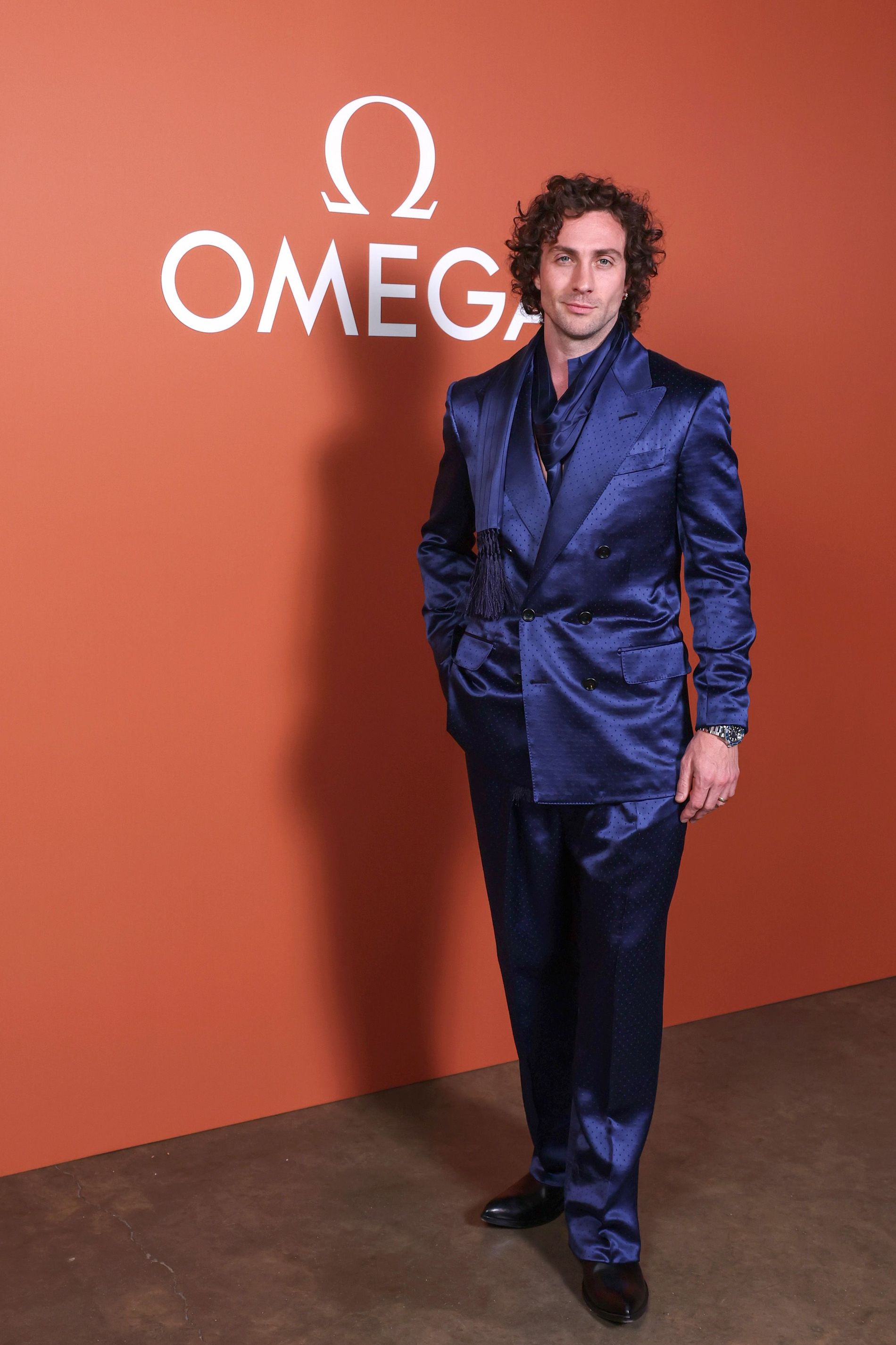 OMEGA Aaron-Taylor Johnson 