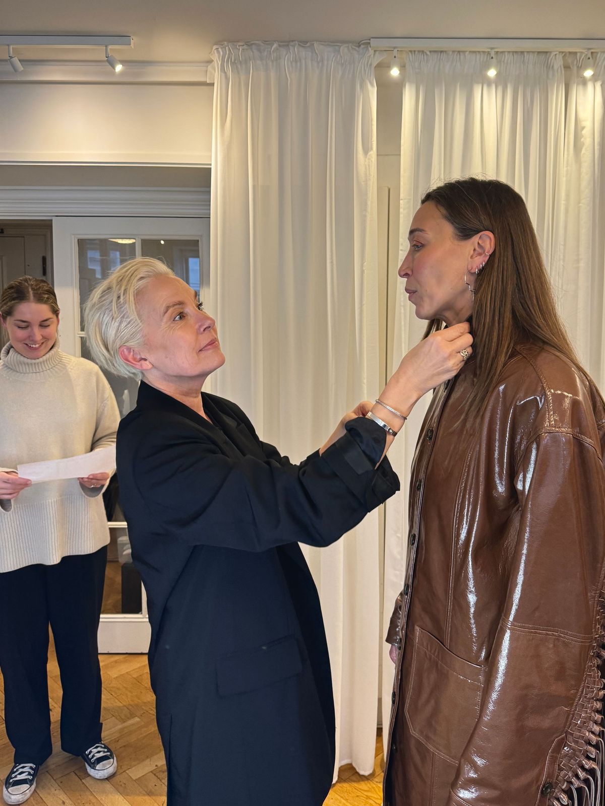 Monna Hadid's Private Diary Leaked?