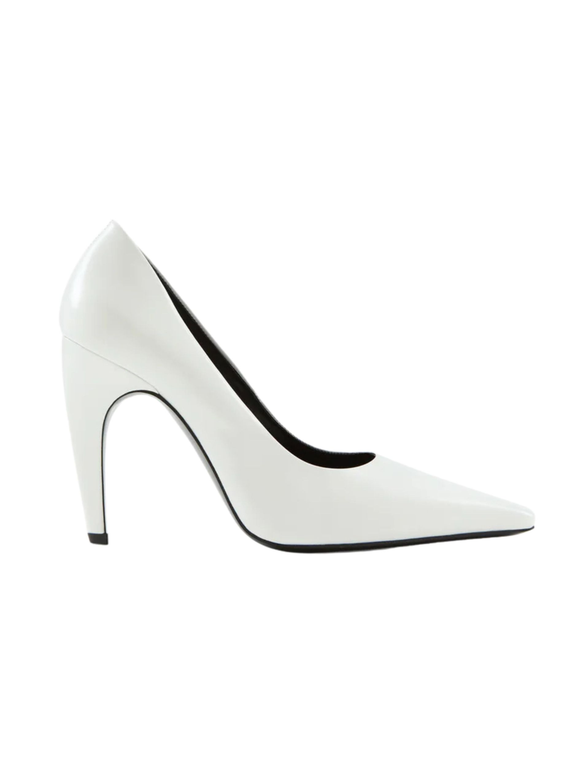 The best white leather pumps - Jude - On a white background