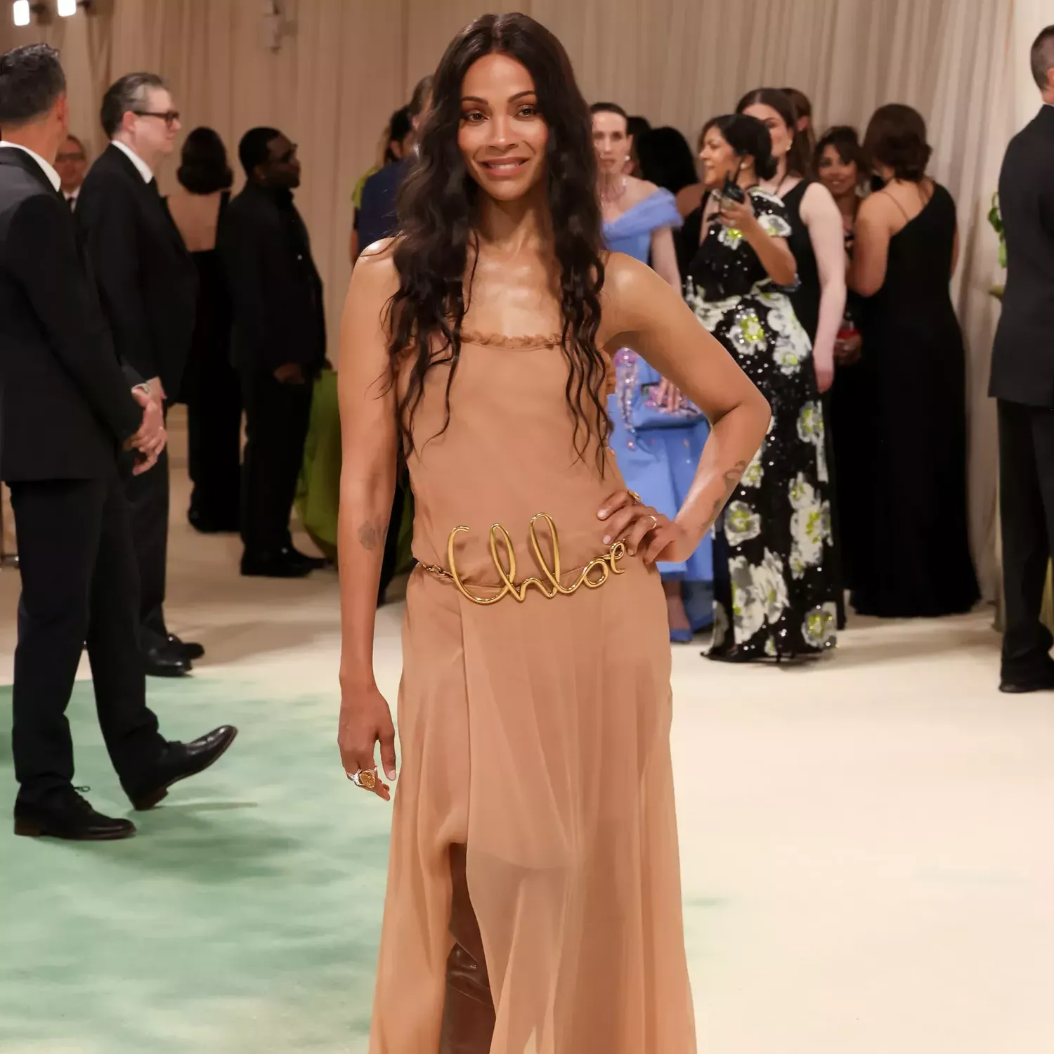 Zoë Saldaña in Chloé