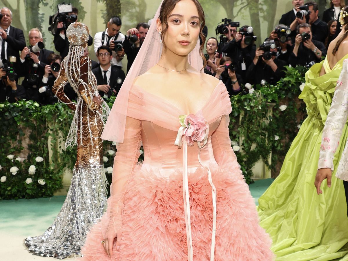 Laufey at Met Gala 2024: All the details you might have missed