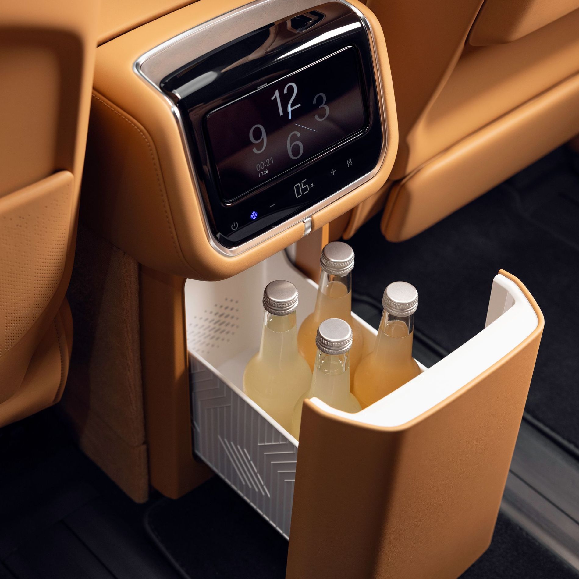 The rear center console and sliding refrigerator/storage drawer in the luxury Zeekr 9X plug-in hybrid SUV